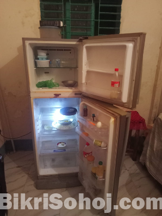 স্যামসাং ফ্রিজ ১১.৫ সিএফটি